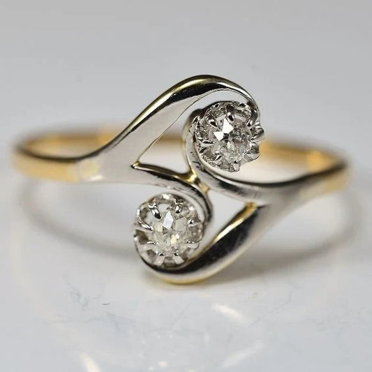 Vintage Zirconia Wavy Gold Ring