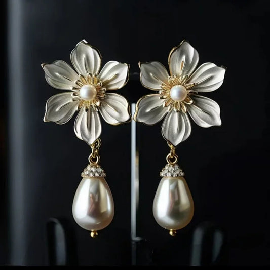 Vintage Flower Pearl Earrings